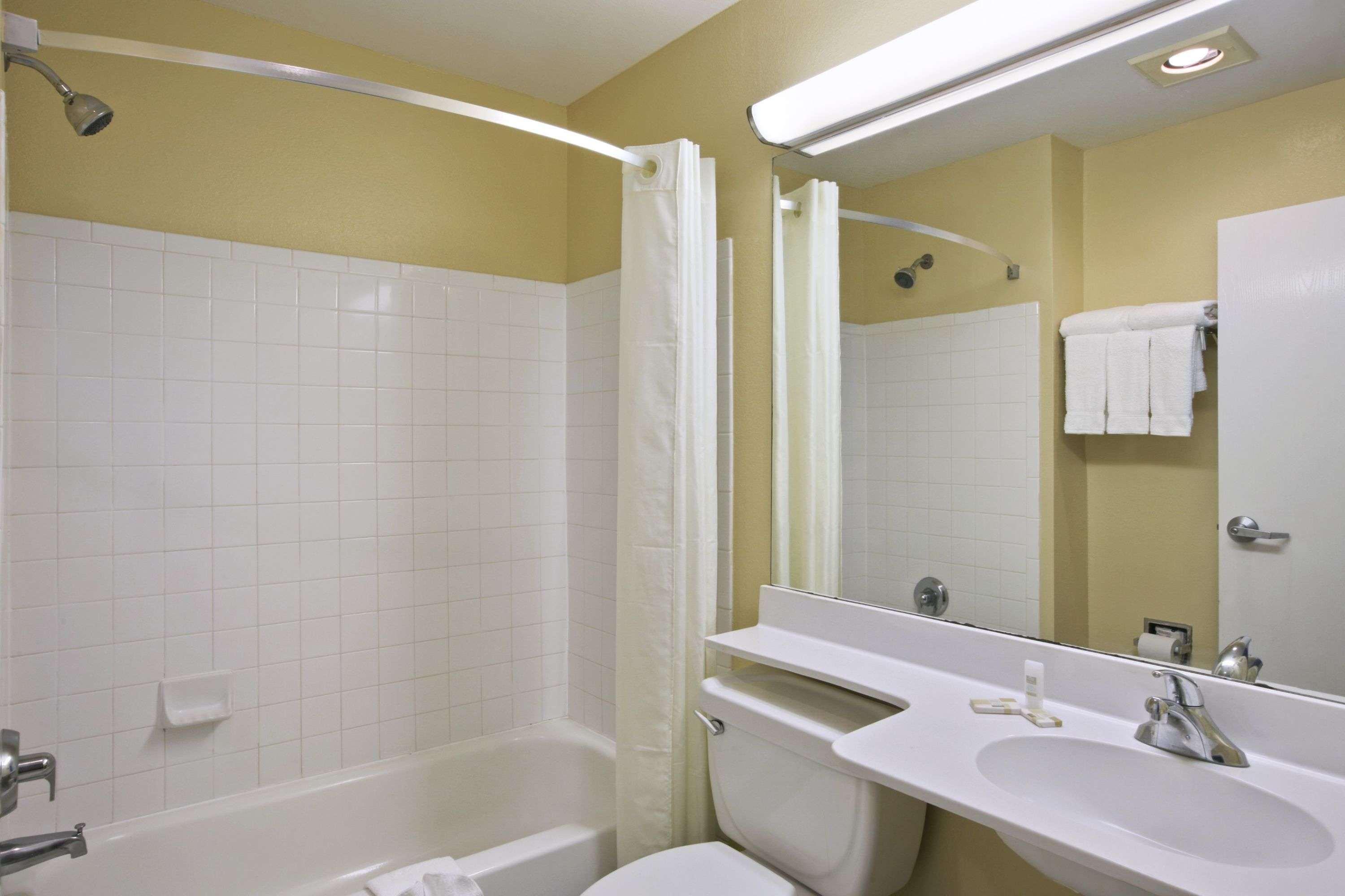 Microtel Inn & Suites Baton Rouge Oda fotoğraf