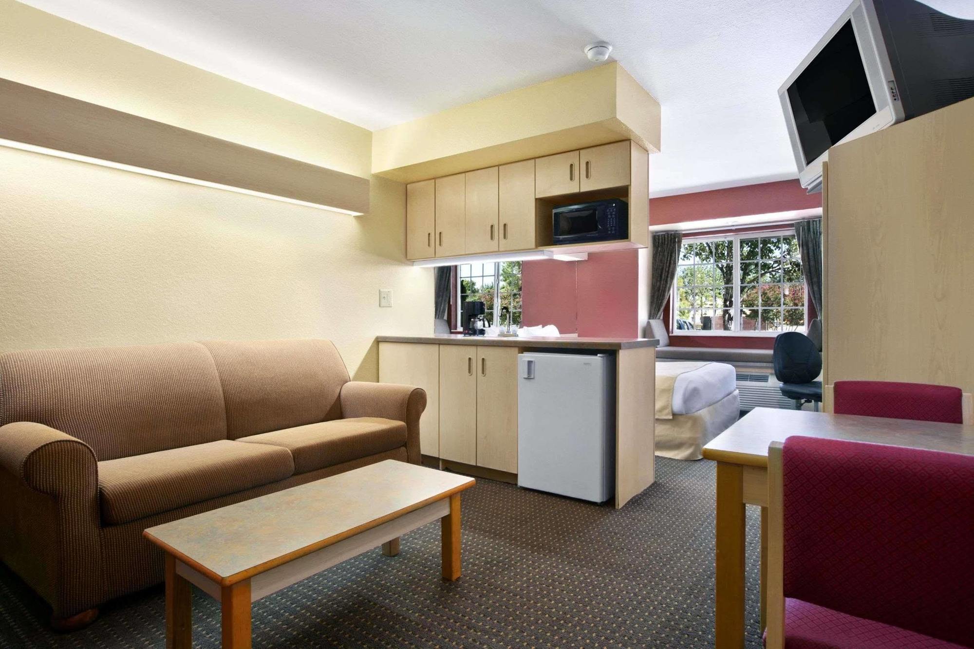 Microtel Inn & Suites Baton Rouge Oda fotoğraf