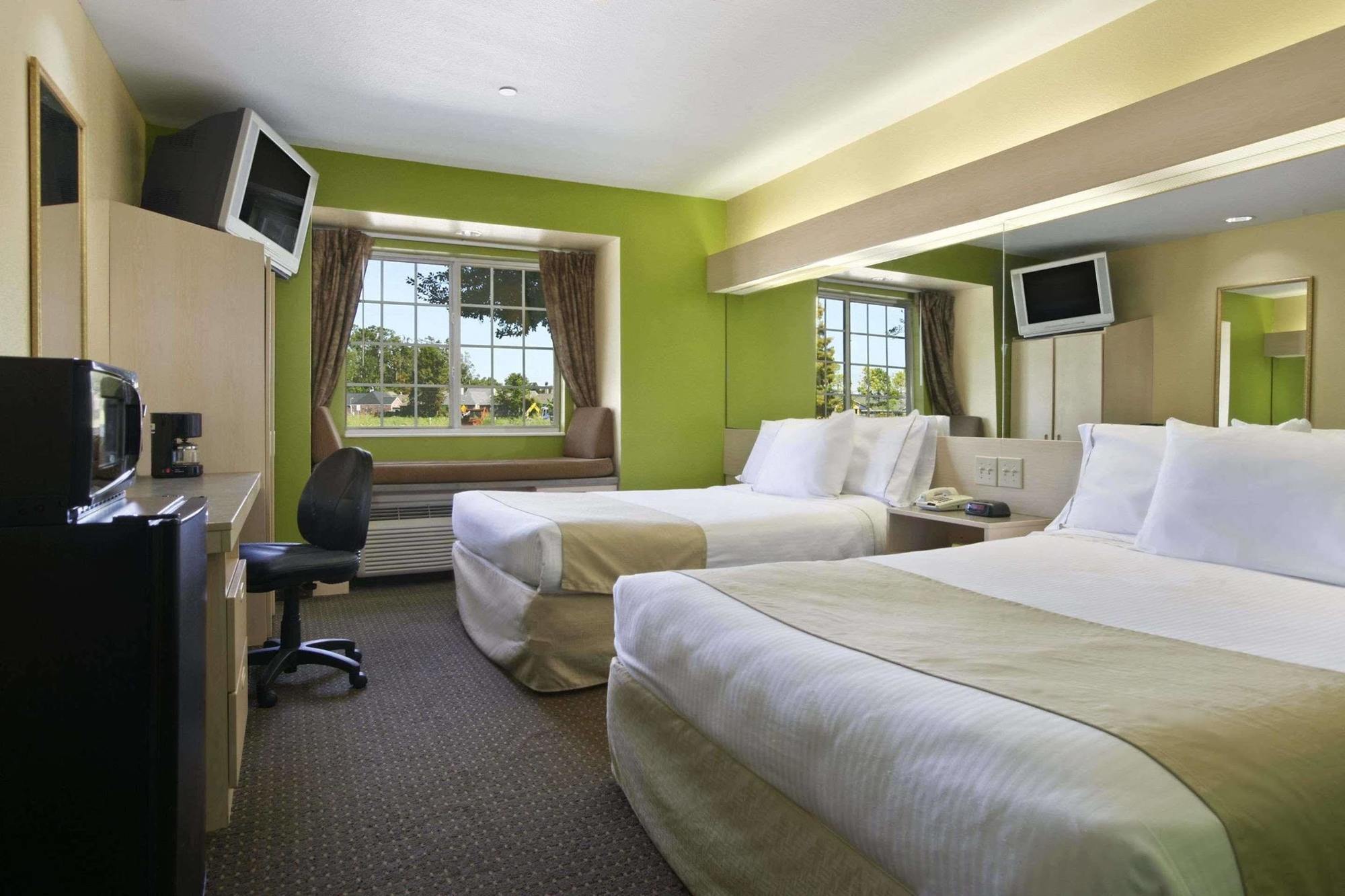 Microtel Inn & Suites Baton Rouge Oda fotoğraf